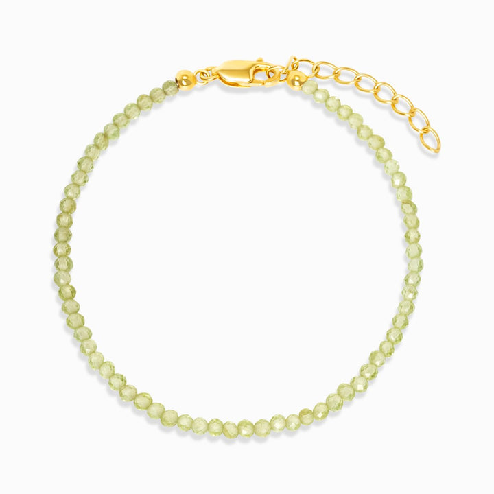 Bracelet with crystal Peridot which is a green gemstone and birthstone of August. Crystal bracelet with Peridot that has a nice green color.