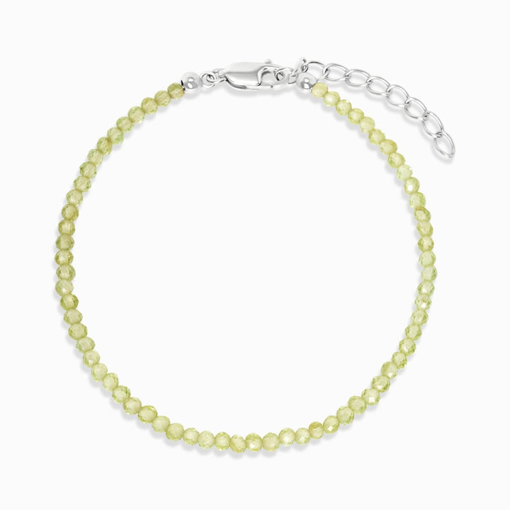 Bracelet with crystal Peridot which is a green gemstone and birthstone of August. Crystal bracelet with Peridot that has a nice green color.