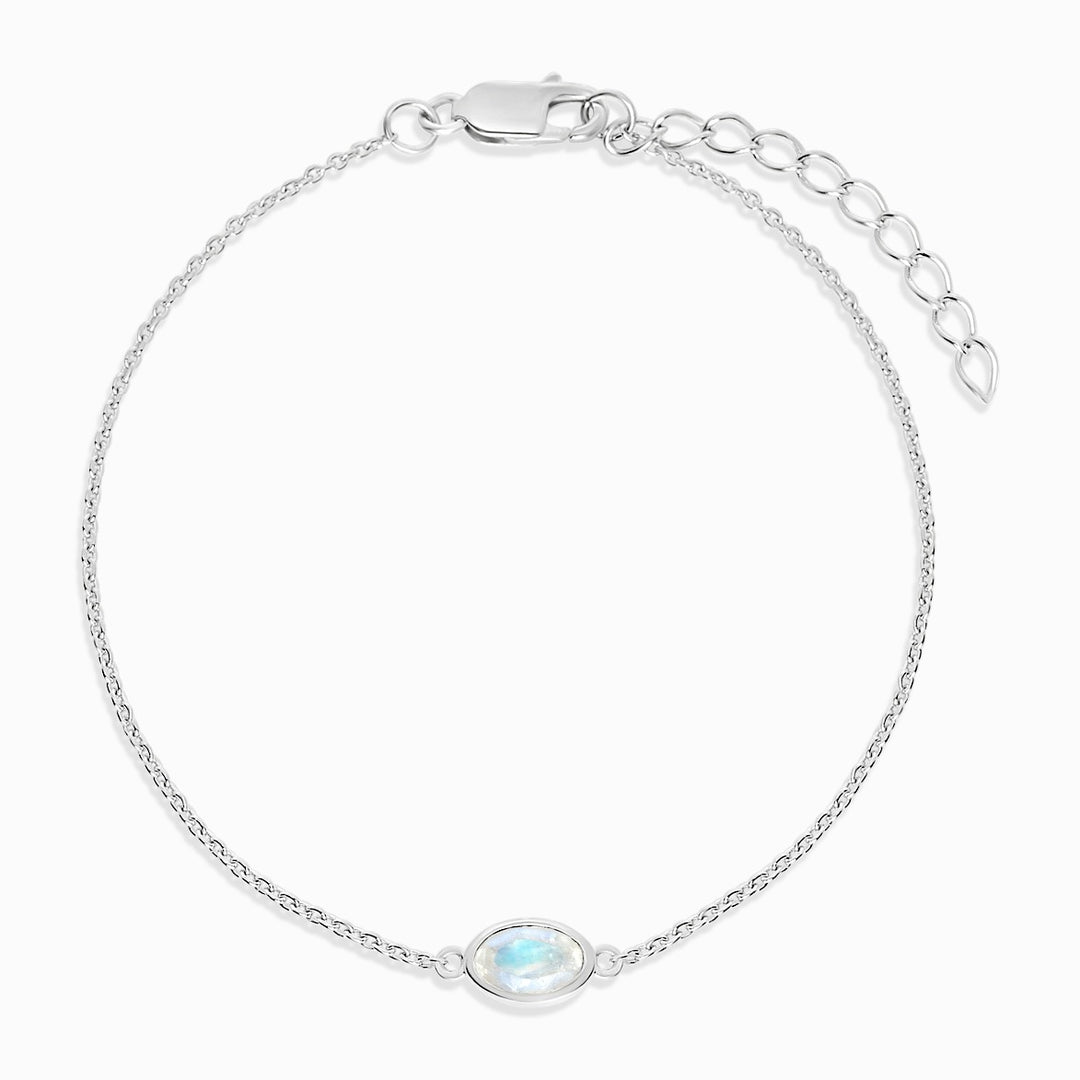 Bracelet with crystal Moonstone in silver. Gemstone bracelet with June birthstone Rainbow moonstone in silver.