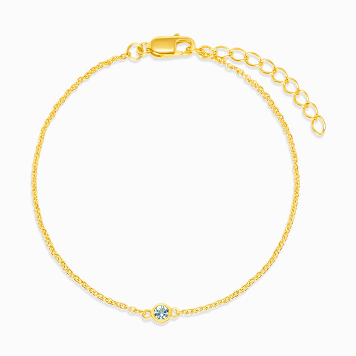 Blue Topaz jewelry to wear as a bracelet. Crystal bracelet with Blue Topaz in gold.