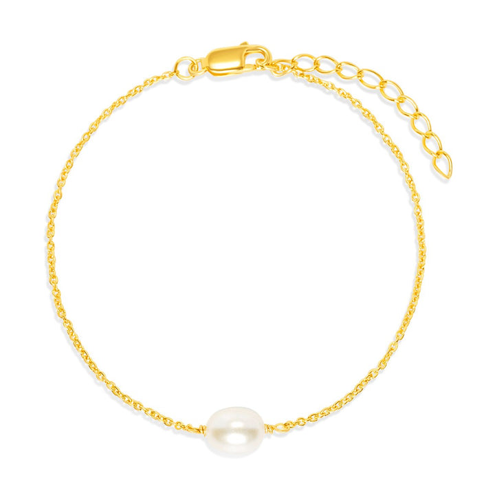 Pearl bracelet in gold. Freshwater pearl in gold bracelet. Gold bracelet with pearl.