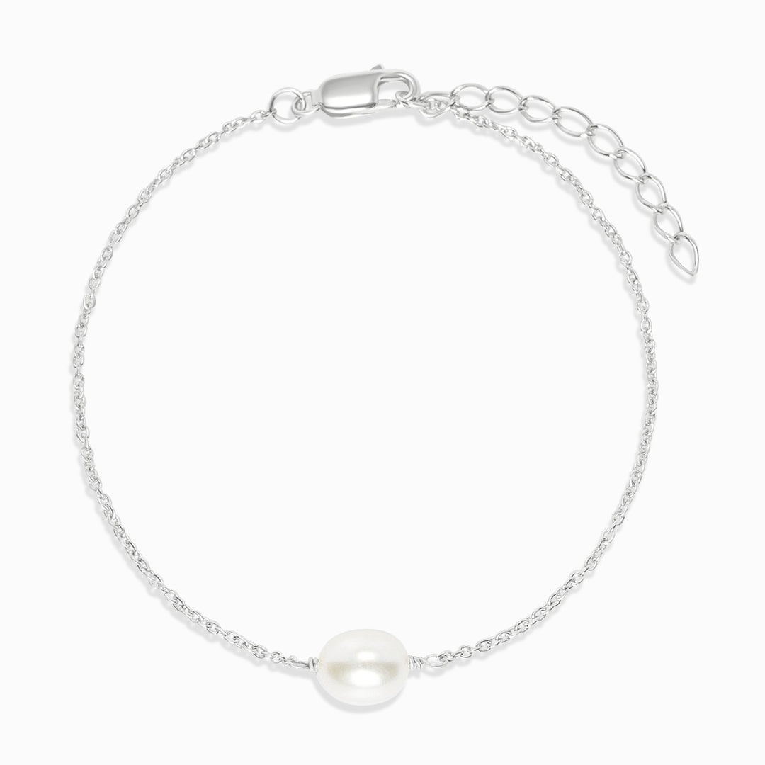 Pearl bracelet in sterling silver. Bracelet with freshwater pearl in silver.