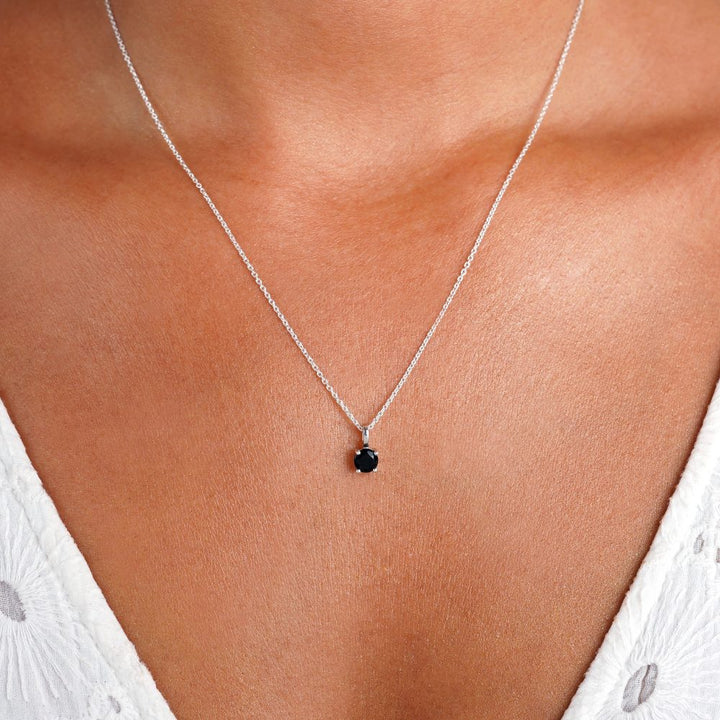 Necklace with crystal Onyx. Jewelry with black gemstone onyx in a classy design.