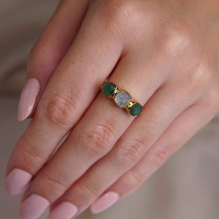 Gemstone ring with raw Aquamarine and Aventurine crystals. Raw crystal ring with blue and green gemstones in gold.