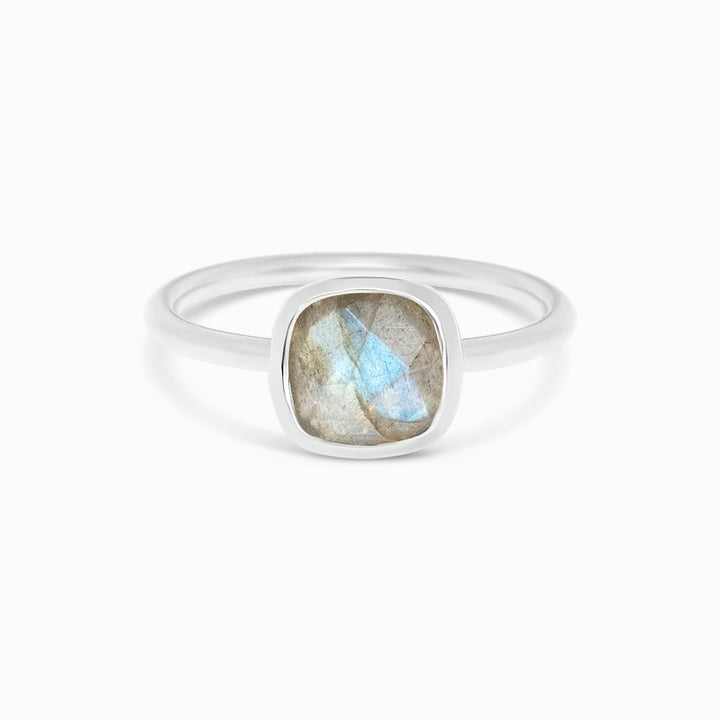 Ring Elegance Labradorite Silver