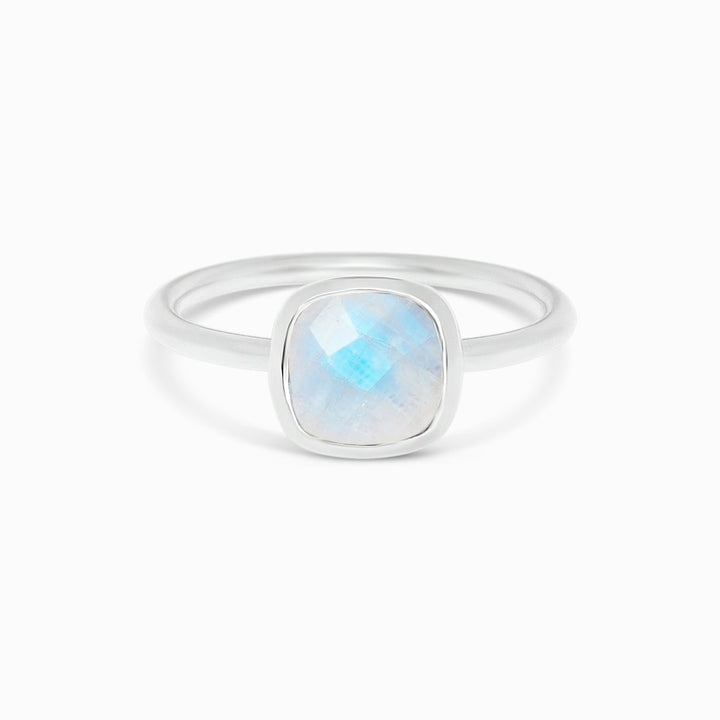 Ring Elegance Moonstone Silver