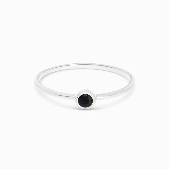 Modern and elegant crystal ring with Onyx. Silver ring with Onyx, the gemstone that stands for protection.