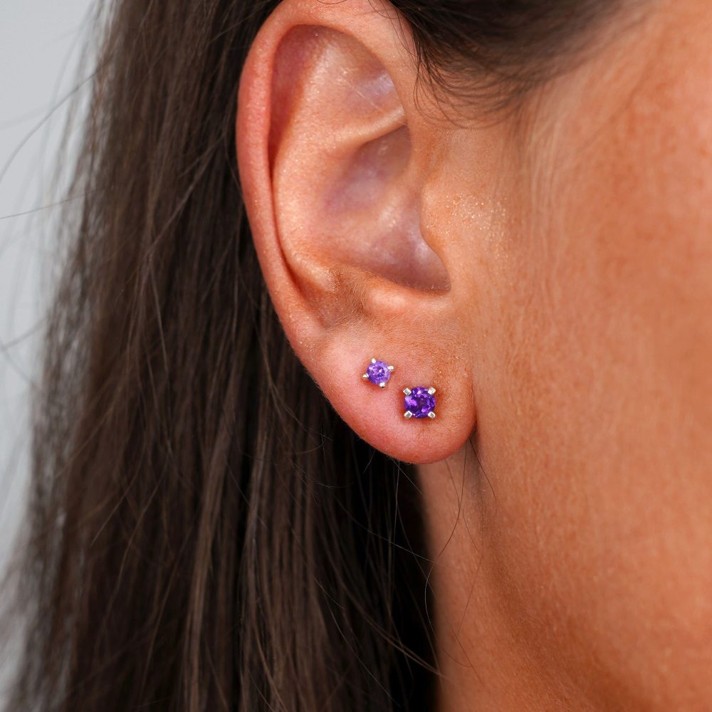 Crystal stud earrings with Amethyst in silver. Gemstone earrings with purple crystal Amethyst in silver.