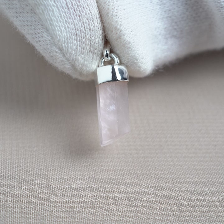 Gemstone pendant with Rose Quartz in silver. Crystal pendant with Rose Quartz.
