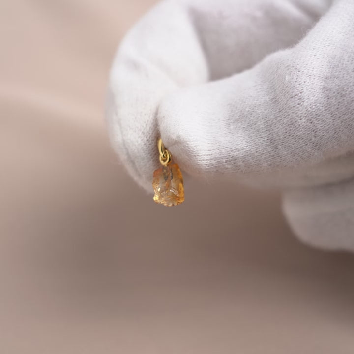 Gemstone charm in gold with Citrine. Crystal charm with Citrine in gold.