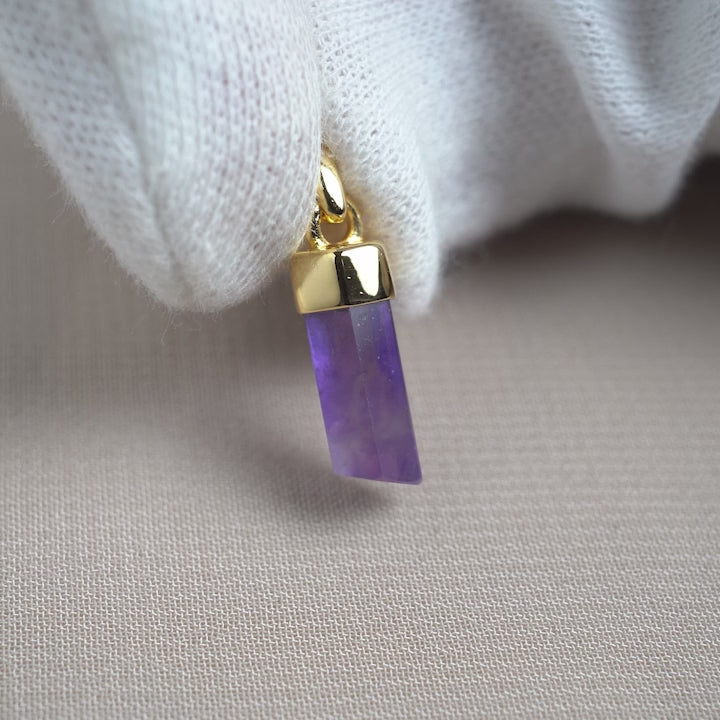 Gemstone pendant with Amethyst and gold details. Gemstone pendant for necklace with Amethyst.