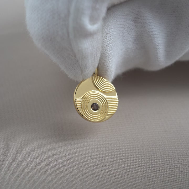 Coin pendant with Smoky Quartz. Zen garden pendant in gold and with Smoky Quartz.