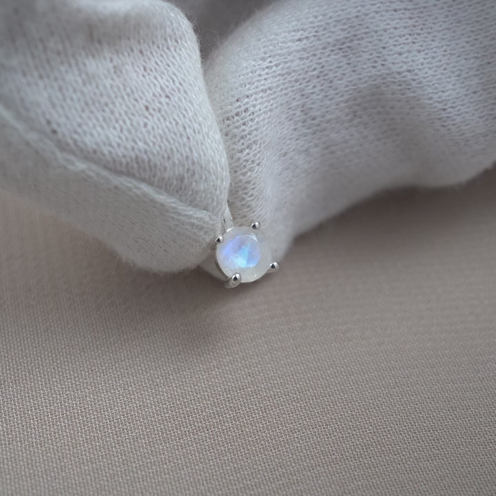 Crystal charm with Moonstone in silver. Classy gemstone charm with Rainbow Moonstone in silver.
