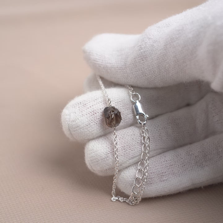 Bracelet in silver with raw crystal Smoky Quartz. Silver bracelet with brown Smoky Quartz gemstone..