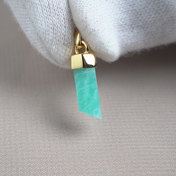 Crystal point pendant with Amazonit. Gemstone pendant with Amazonite.