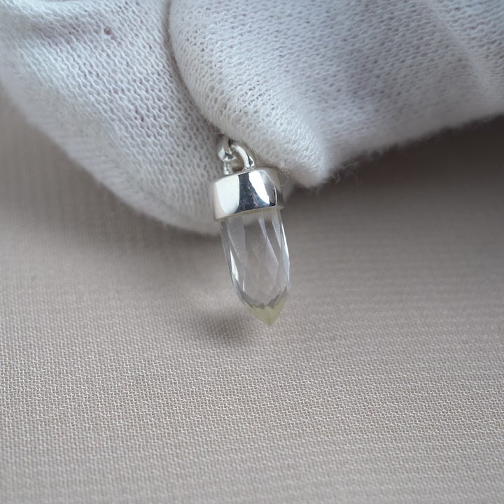 Clear Quarts mini point jewelry for necklace in sterling silver. Gemstone jewelry with Clear Quartz in a mini point and in silver.