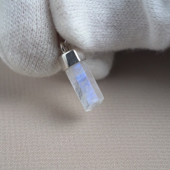 Gemstone pendant with Moonstone in silver. Crystal pendant with Rainbow Moonstone that has a blue shimmer.
