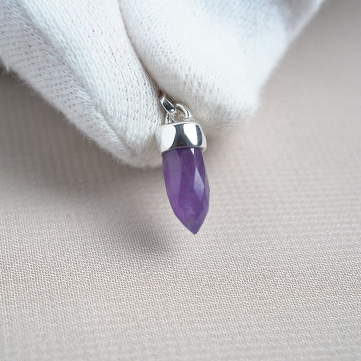 Gemstone mini point pendant with Amethyst in silver. Gemstone jewelry to have in a necklace with Amethyst.