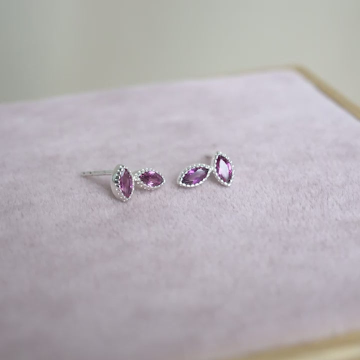 Studs Flora Two Leaves Rhodolite Silver