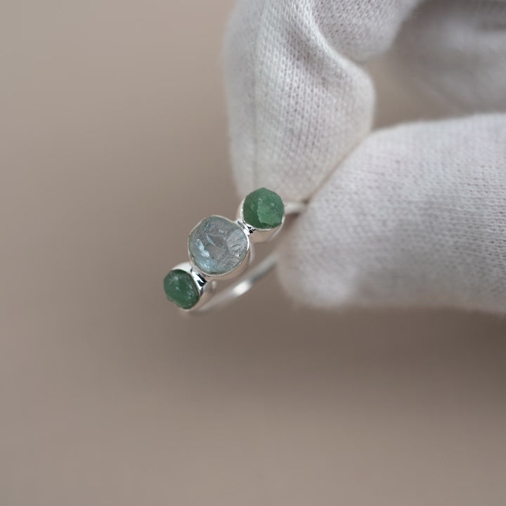 Silver ring with raw gemstones Aventurine and Aquamarine. Crystal ring with raw gemstones in silver.