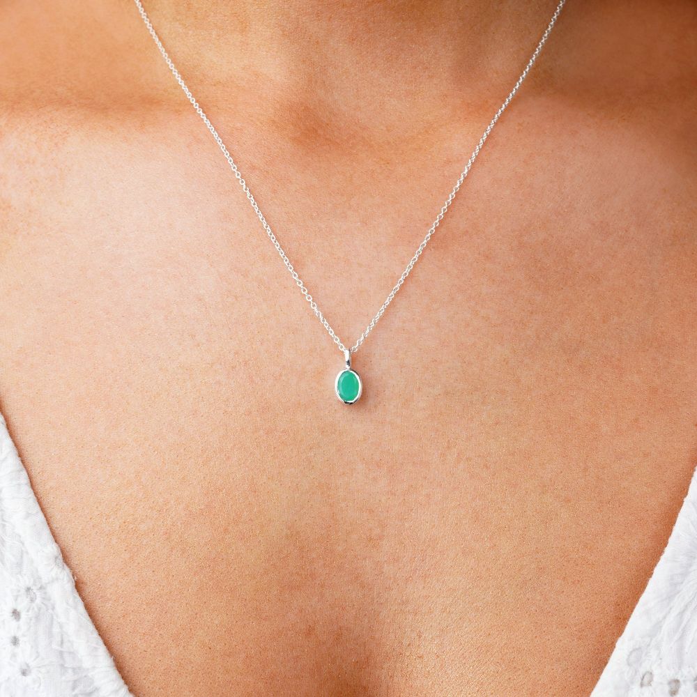 Jewelry with May birthstone Chrysoprase, a green beautiful gemstone. Crystal jewelry with May birthstone Chrysoprase.