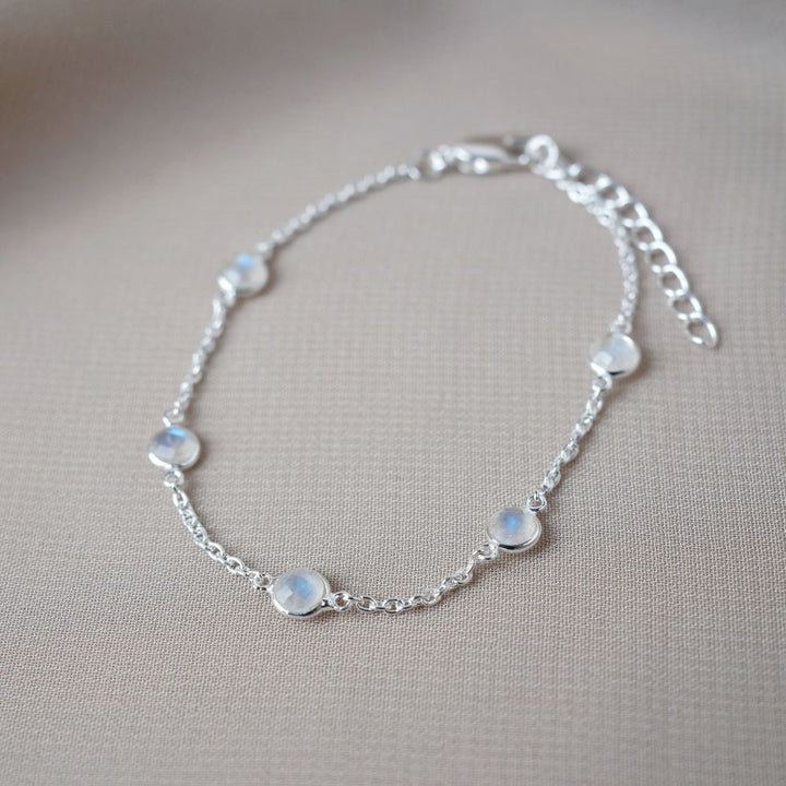 Silver bracelet with Moonstone crystal. Silver crystal bracelet with Rainbow Moonstone.