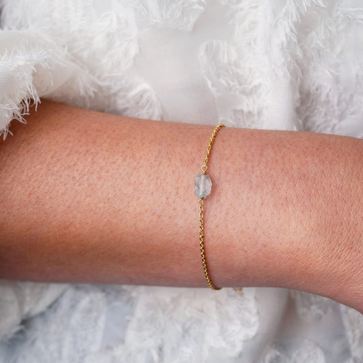  Bracelet with raw Aquamarine crystal. Gold bracelet with raw gemstone Aquamarine.