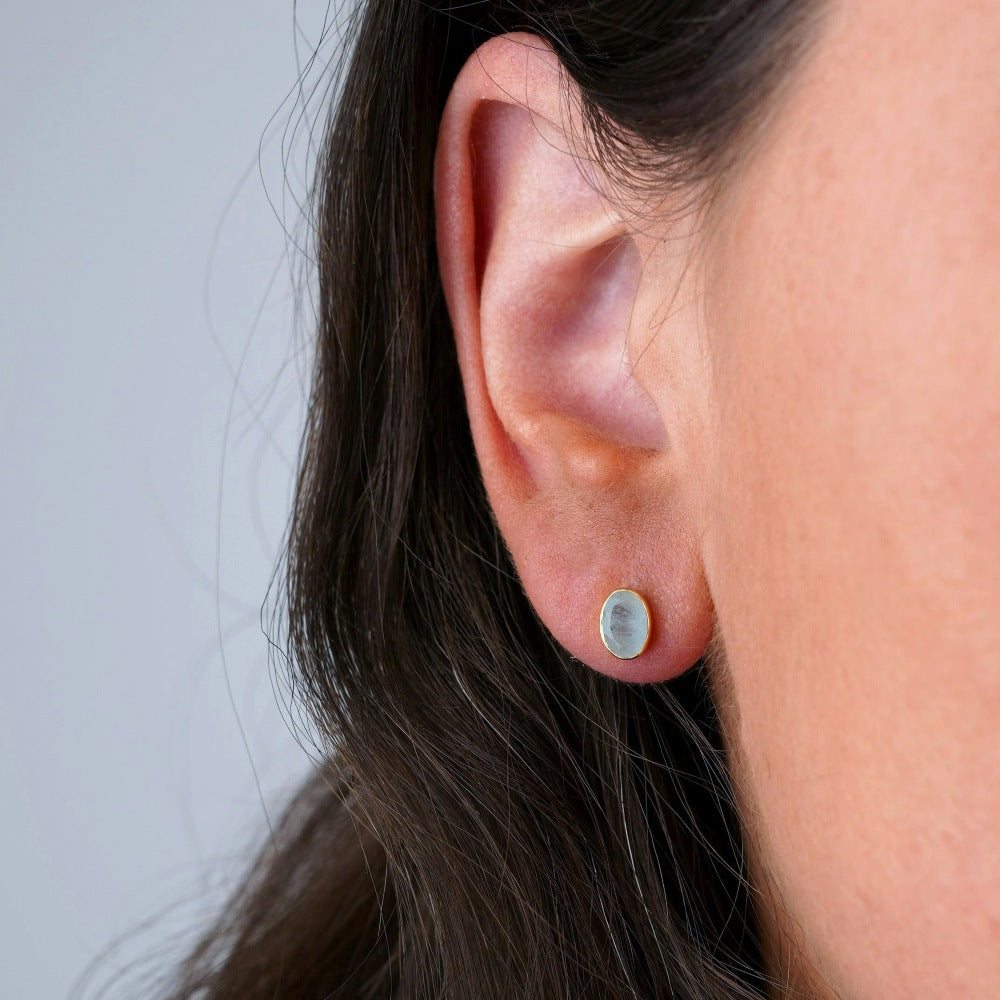 Aquamarine earrings in gold. Gemstone earrings with birthstone of March, Aquamarine.