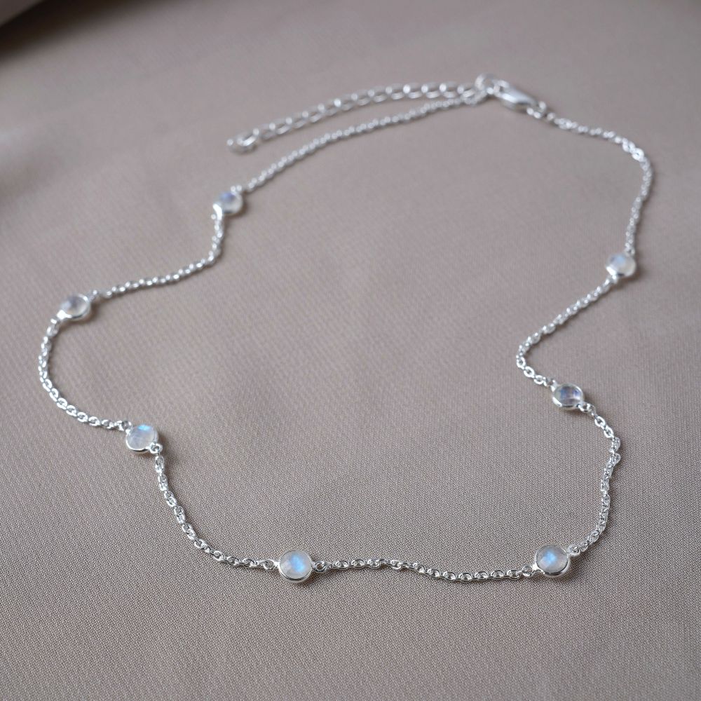 Crystal necklace with Rainbow Moonstone in silver. Crystal jewelry with necklace in Moonstone, the birthstone of June.