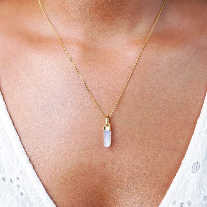 Necklace with Moonstone tip in gold. Jewelry with Rainbow Moonstone tip, which is the birthstone of June.