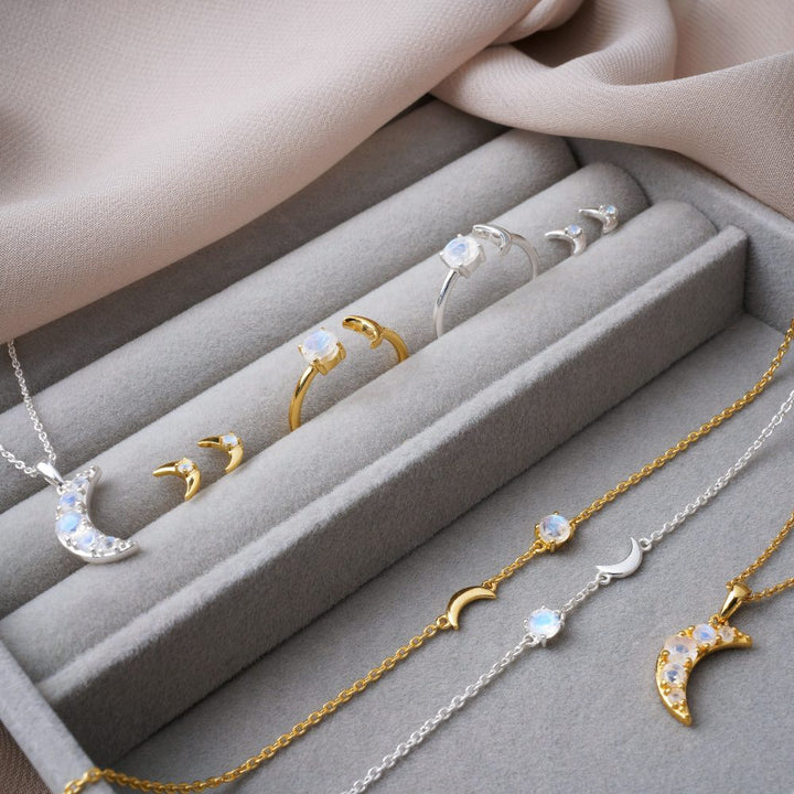 Jewelry with moons and Moonstones. Luna Collection, jewelry filled with magic.