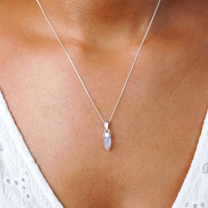 Gemstone necklace with Moonstone formed to a mini point. Beautiful necklace with Rainbow moonstone with silver details.