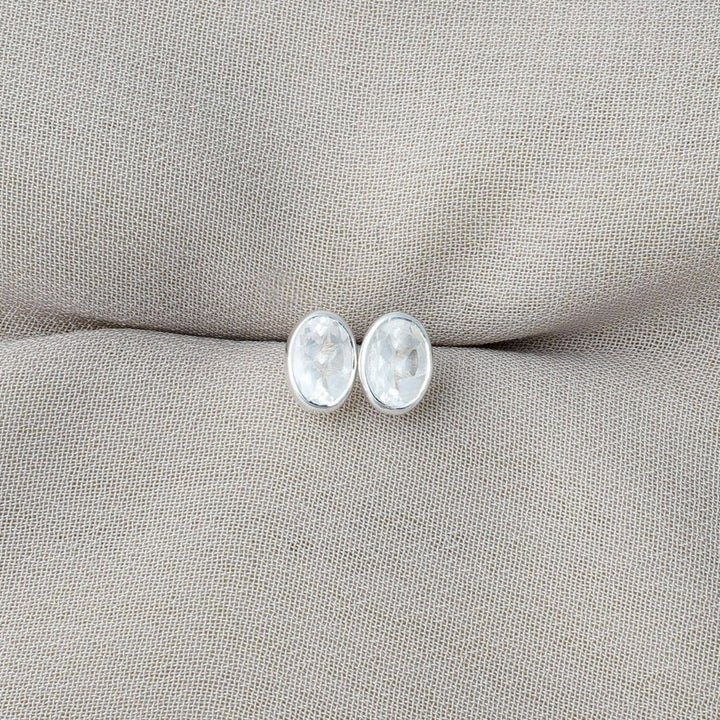 Silver earrings with crystal Clear Quartz. April birthstone earrings jewelry in silver with Clear Quartz.