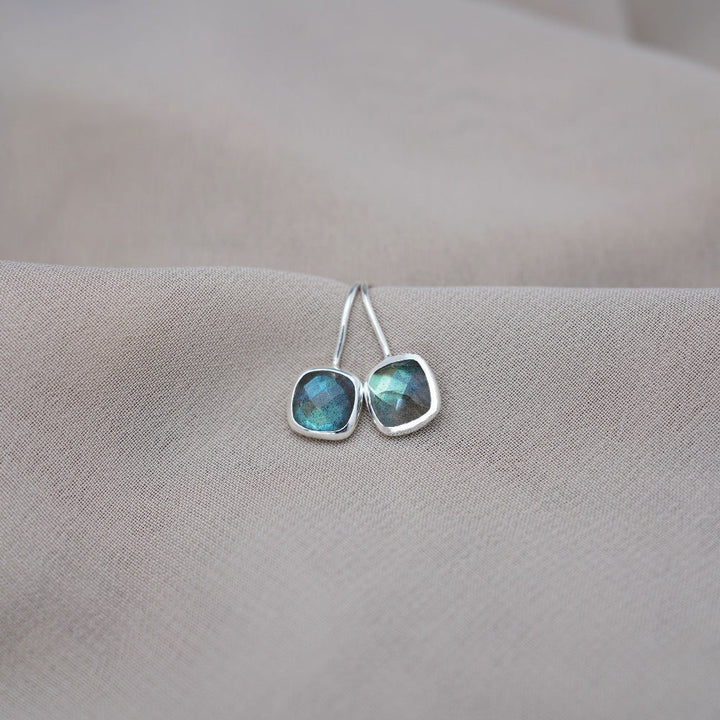 Crystal earrings with Labradorite in silver. Elegant earrings with beautiful gemstone Labradorite.