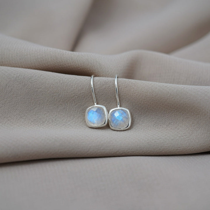 Earrings with Moonstone in silver. Crystal earrings with Rainbow Moonstone, which is the birthstone of june.
