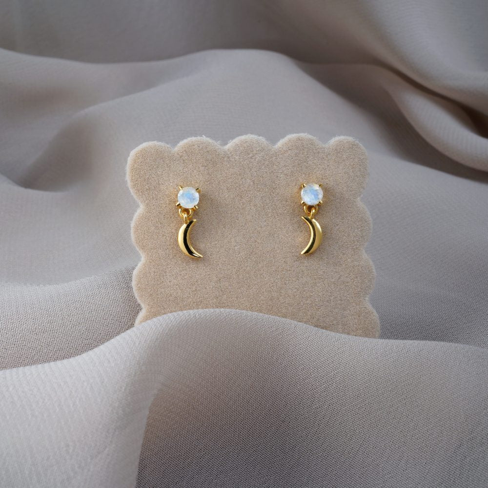 Moon earrings in gold and Moonstone crystal. Beautiful gold earrings with half moon and Rainbow Moonstone crystal.