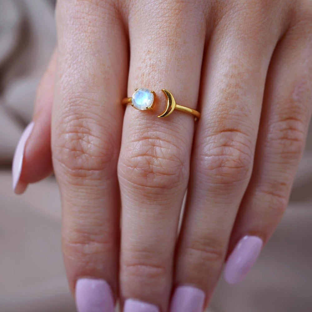  Moon ring in gold and with crystal Moonstone. Crystal ring with moon and the crystal Moonstone, June birthstone.