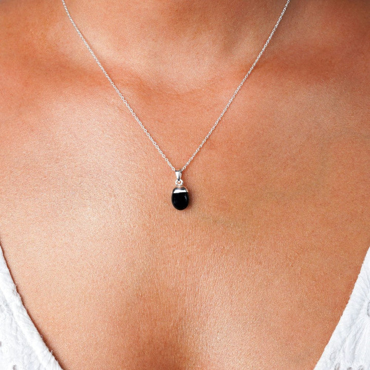 Necklace with crystal Onyx in silver. Crystal necklace with black gemstone Onyx which stands for protection.